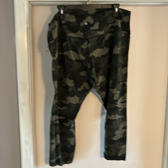 Lululemon camo align legging size 18 - Picture 2 of 4